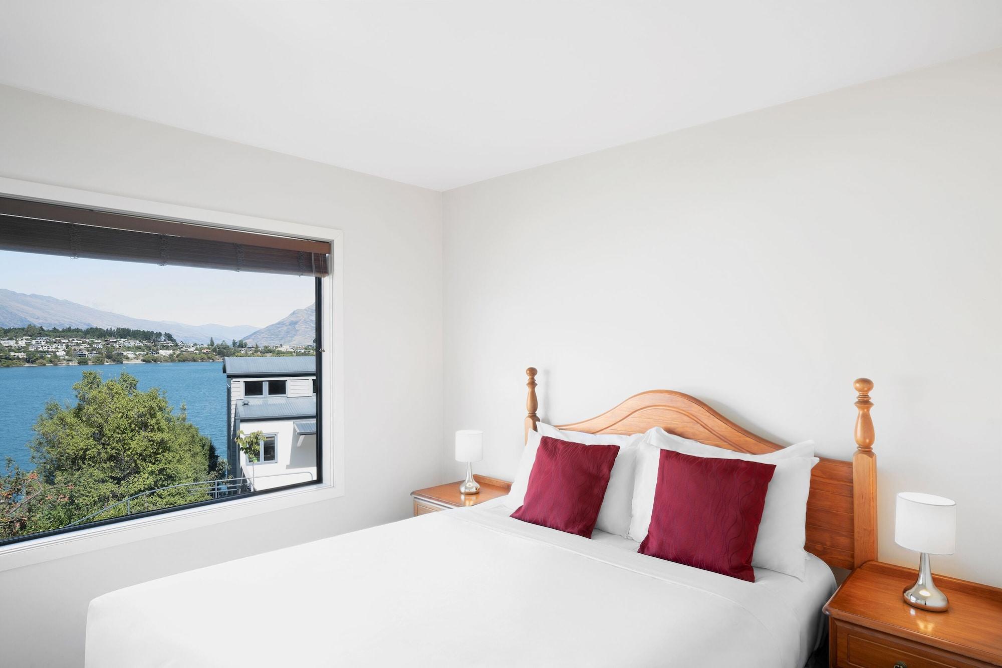 Breakfree The Point Aparthotel Куийнстаун Екстериор снимка